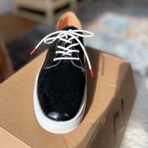 Derby City Black Crinkle Patent